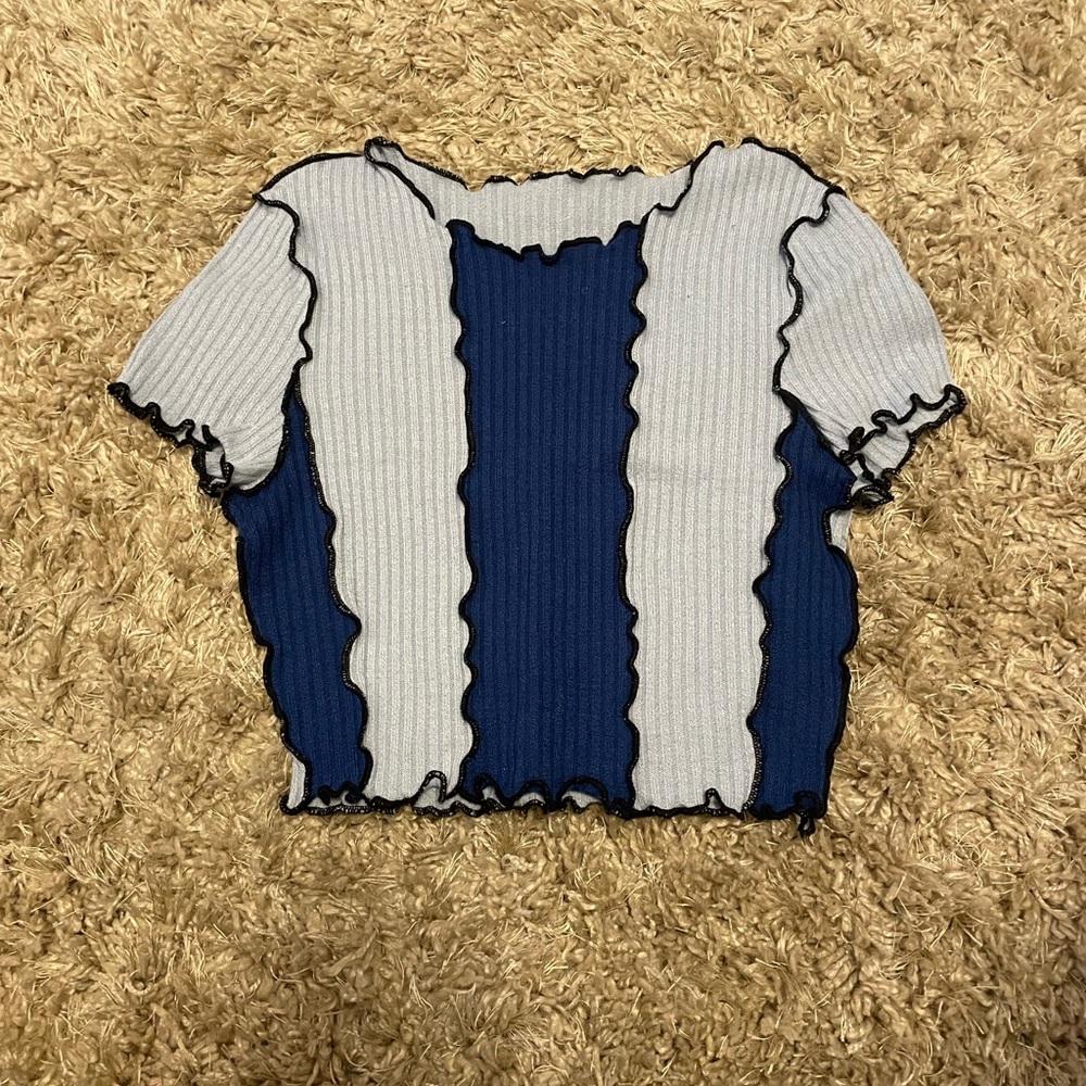 color -block cropped tee!!
